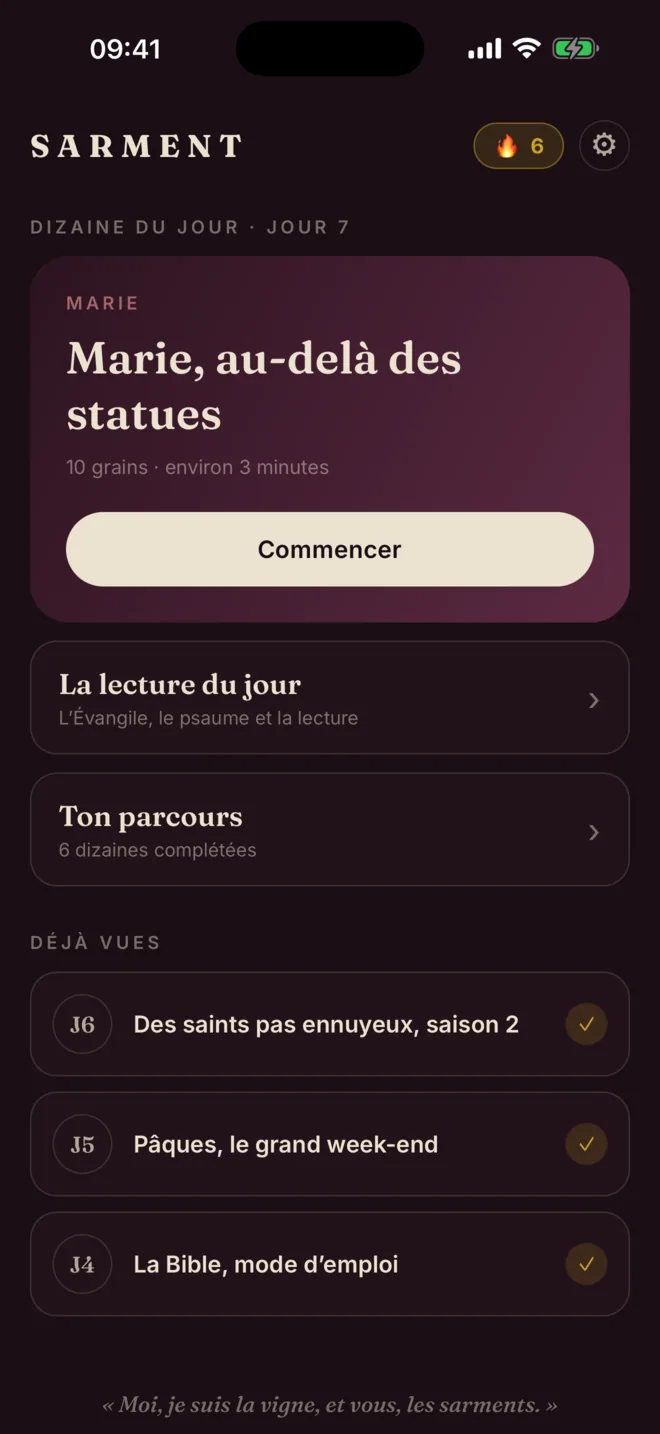 L'accueil de Sarment : la dizaine du jour « Marie, au-delà des statues », dix grains, environ trois minutes, avec la flamme à six jours.